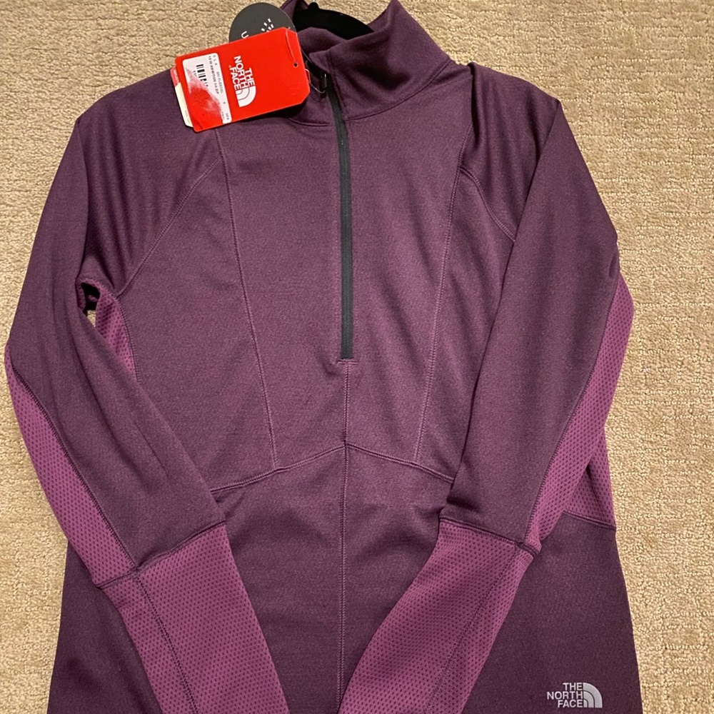 Northface ambition 1/4 zip never worn size M